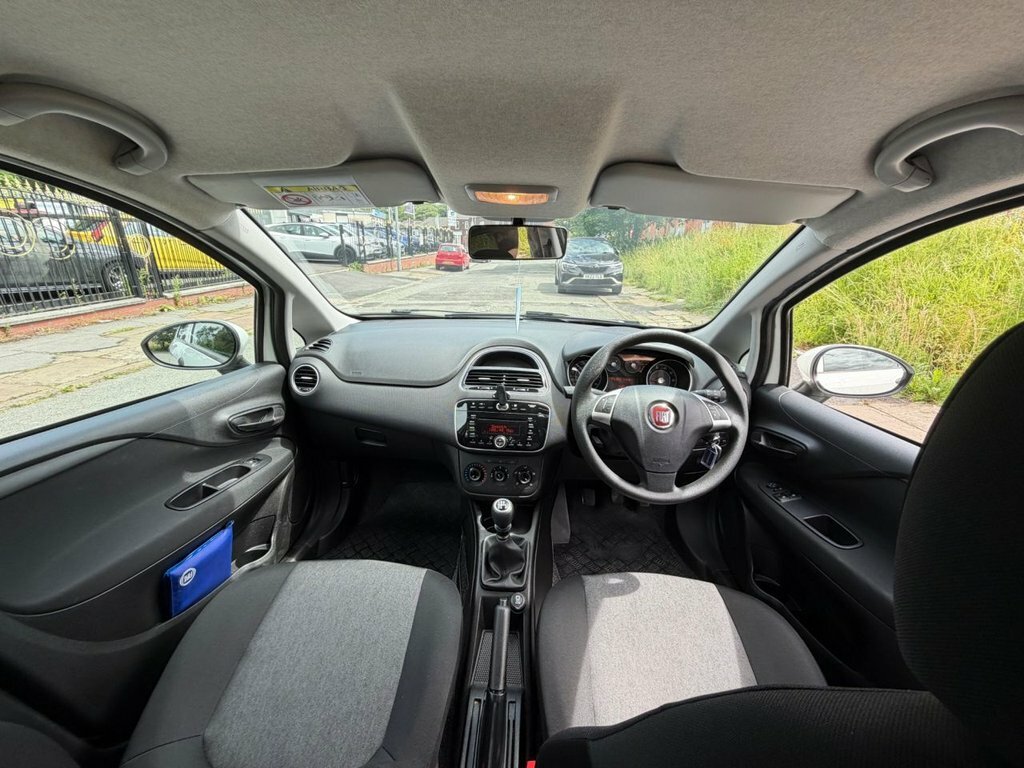 Fiat Punto 1.2L Pop White #2