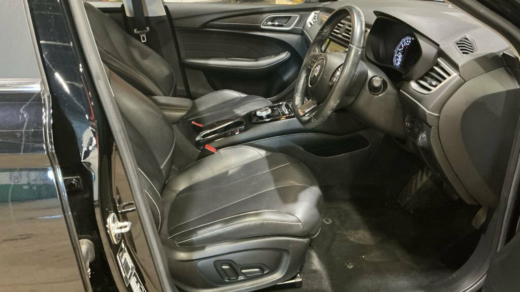 MG MG5 Estate Black #2