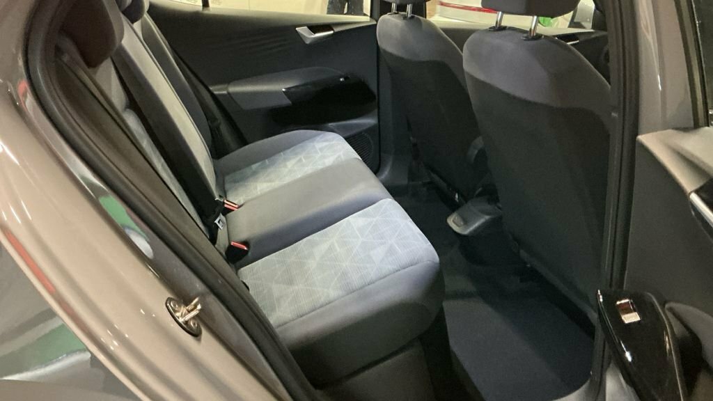 Volkswagen ID.3 Tour 77Kwh Pro S 204Ps Heated S Silver #9