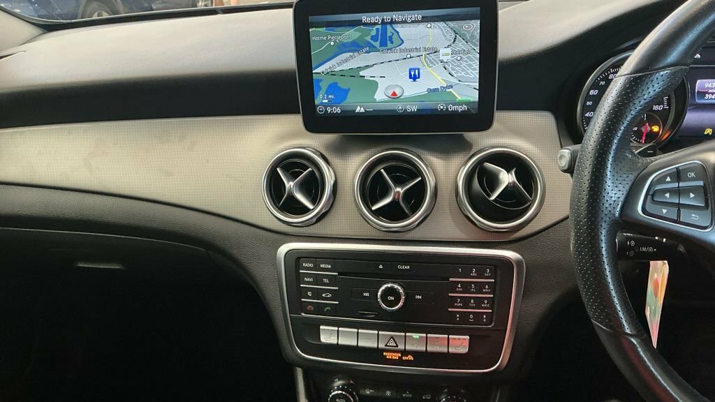 Mercedes-Benz GLA Class 1.6 Gla200 Amg Line Suv Euro 6 Black #13