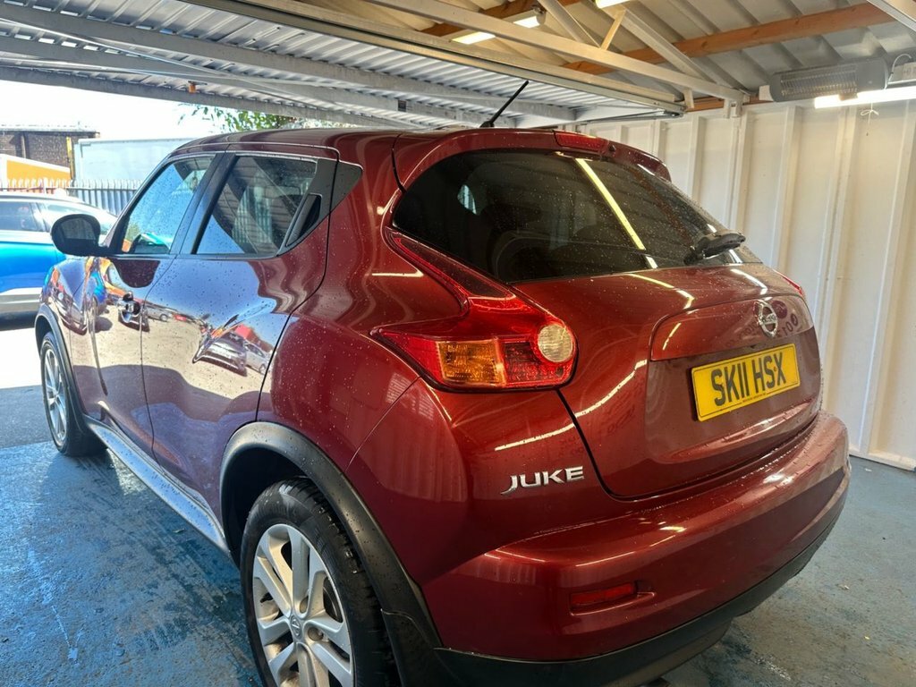 Nissan Juke 1.6L Acenta Premium Red #2