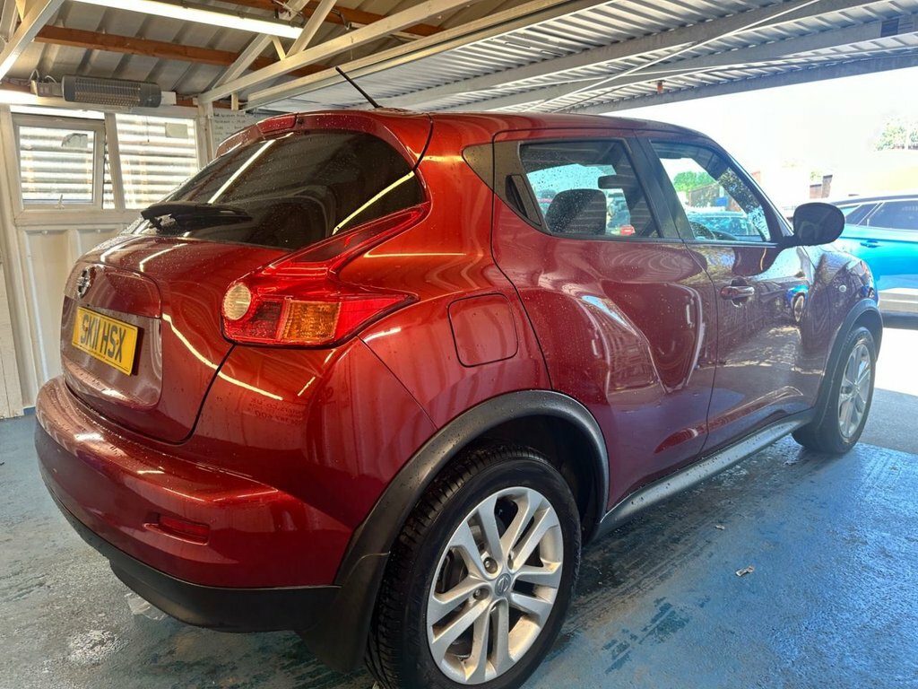 Nissan Juke 1.6L Acenta Premium Red #6