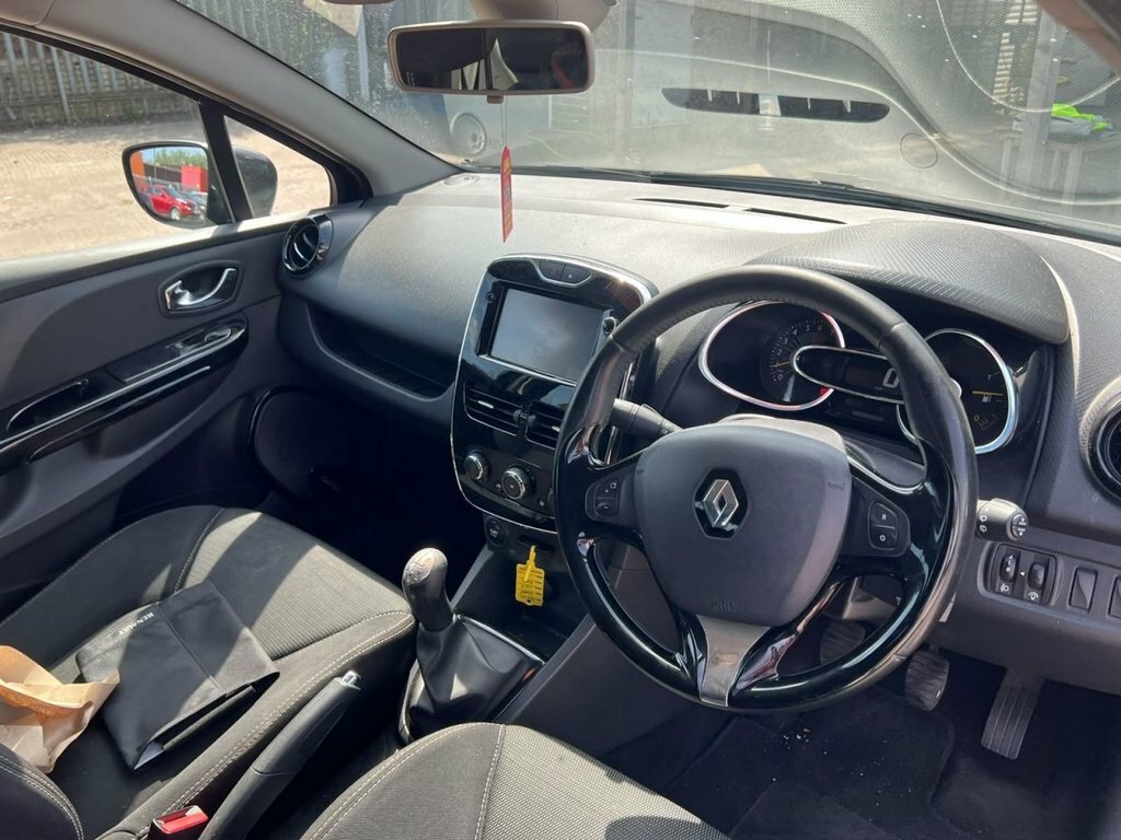 Renault Clio 1.2L Dynamique Medianav Black #2
