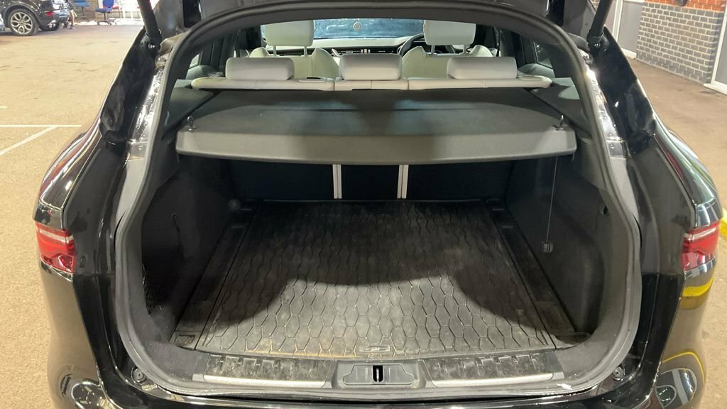 Jaguar F-Pace D200 R-dynamic S Black #10