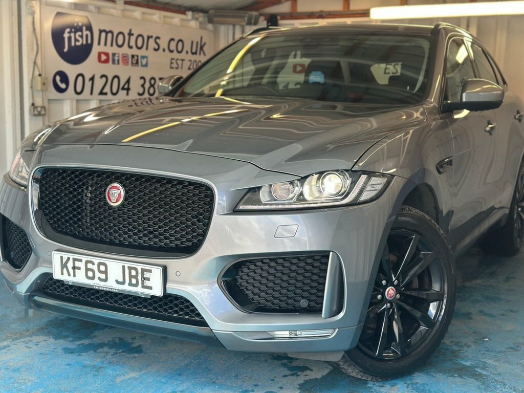 Jaguar F-Pace 2L Chequered Flag Grey