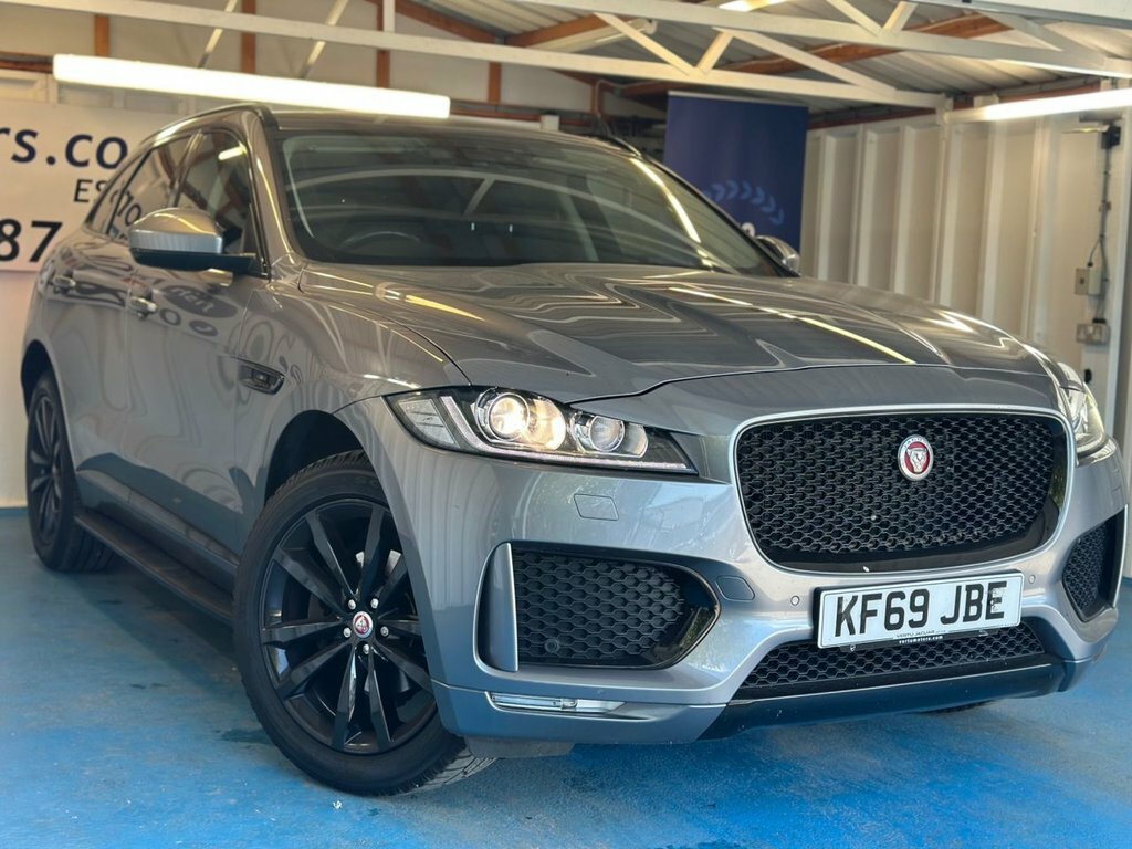 Jaguar F-Pace 2L Chequered Flag Grey