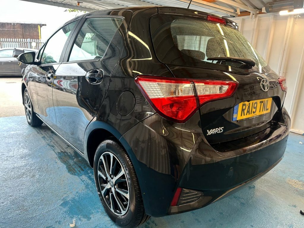 Toyota Yaris 1.5L Icon Tech RA19TNL Black #5