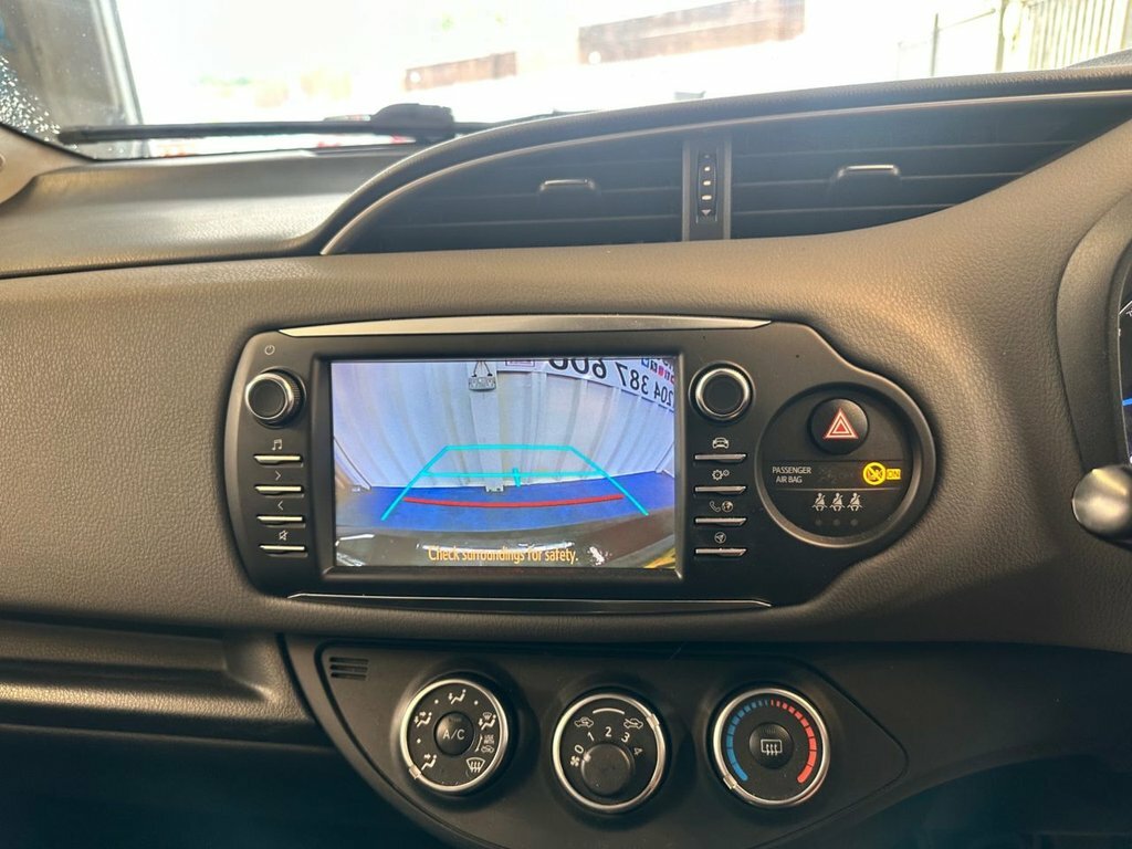 Toyota Yaris 1.5L Icon Tech RA19TNL Black #4
