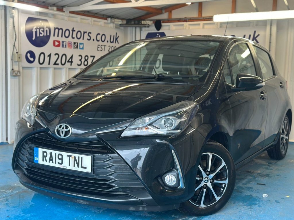 Toyota Yaris 1.5L Icon Tech Black