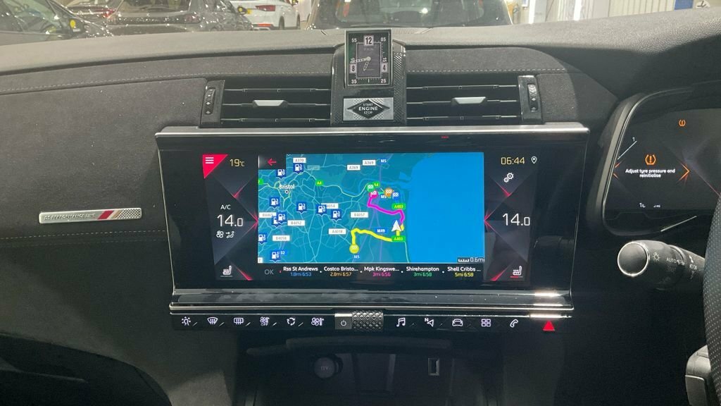 DS DS 7 Crossback 1.6L Performance Line White #2