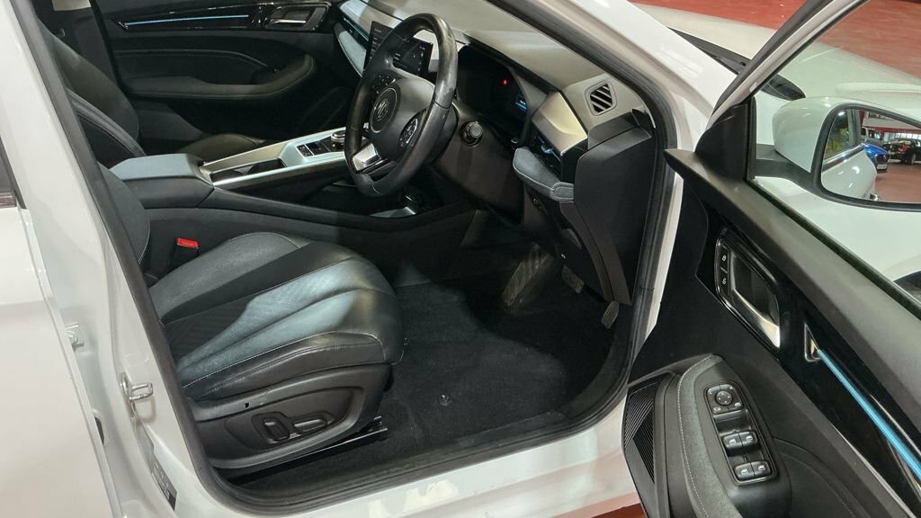 MG MG5 Estate Black #10