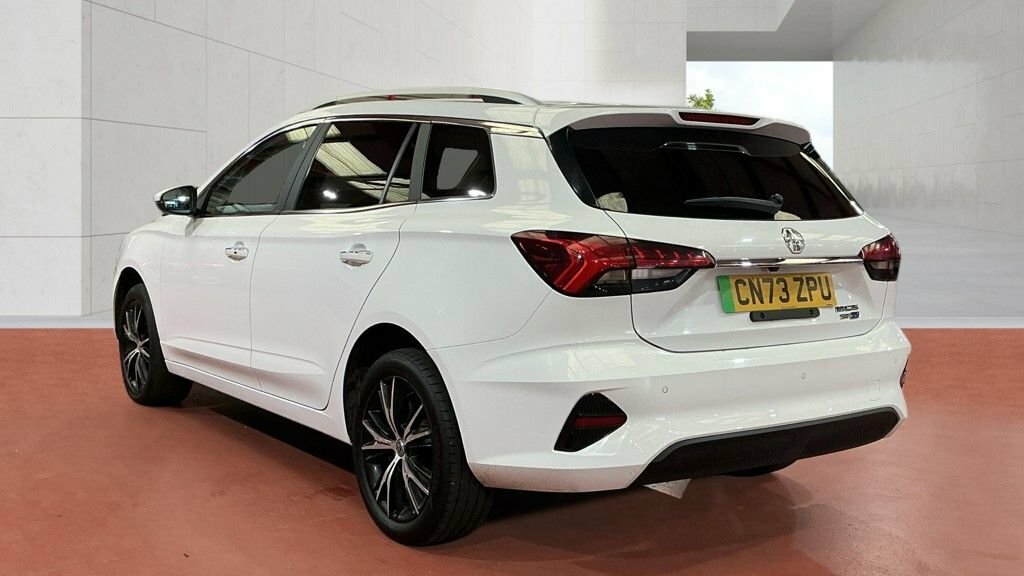MG MG5 Estate White #4