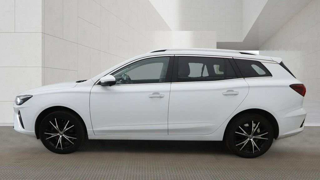 MG MG5 Estate White #6