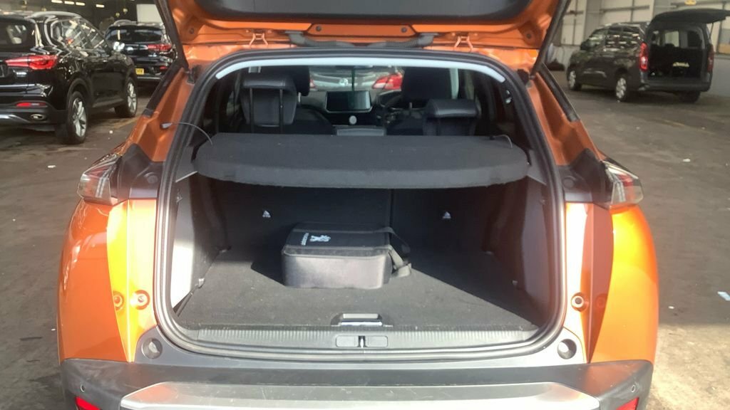 Peugeot e-2008 2008 Allure Premium Ev Red #8