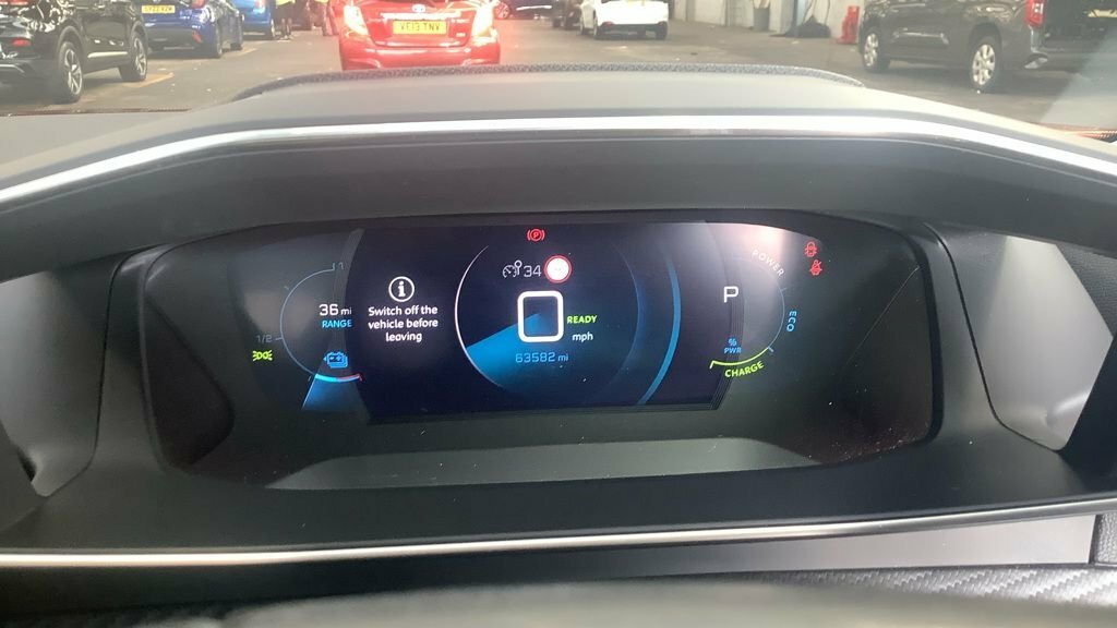 Peugeot e-2008 2008 Allure Premium Ev Red #10