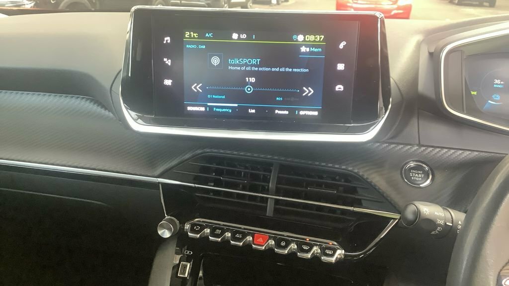 Peugeot e-2008 2008 Allure Premium Ev Red #11