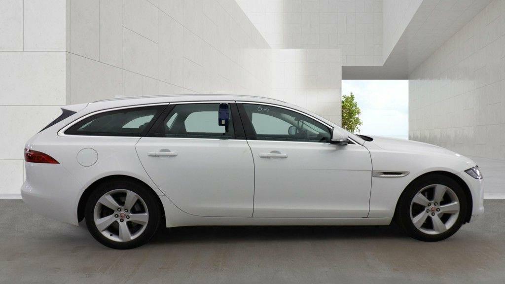 Jaguar XF 2L Portfolio White #6