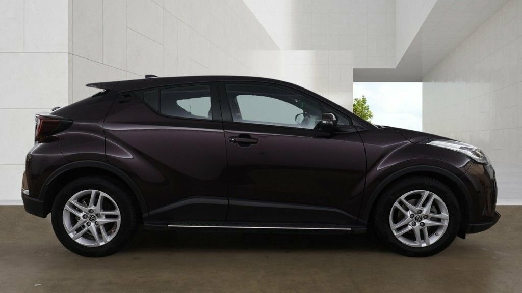 Toyota C-Hr 1.8L Icon Purple #5