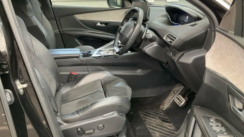 Peugeot 5008 1.2L Gt Premium Black #2