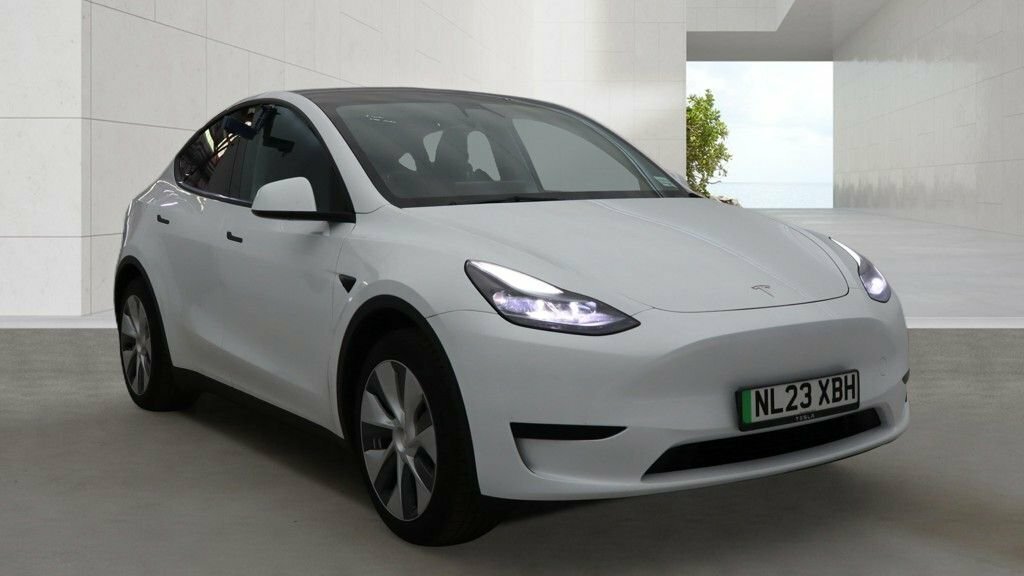 Tesla Model Y Suv White