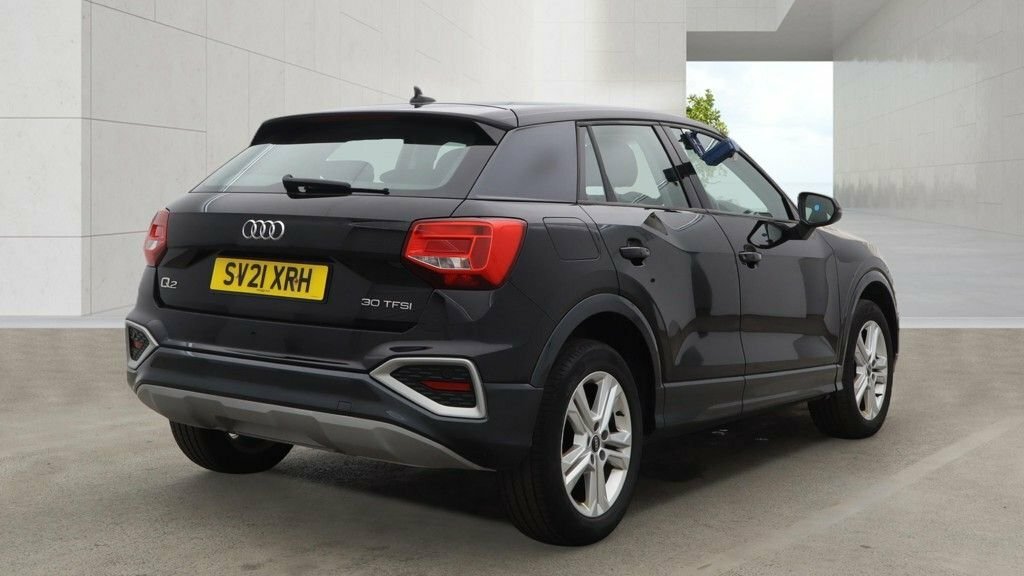 Audi Q2 1L Sport Black #5