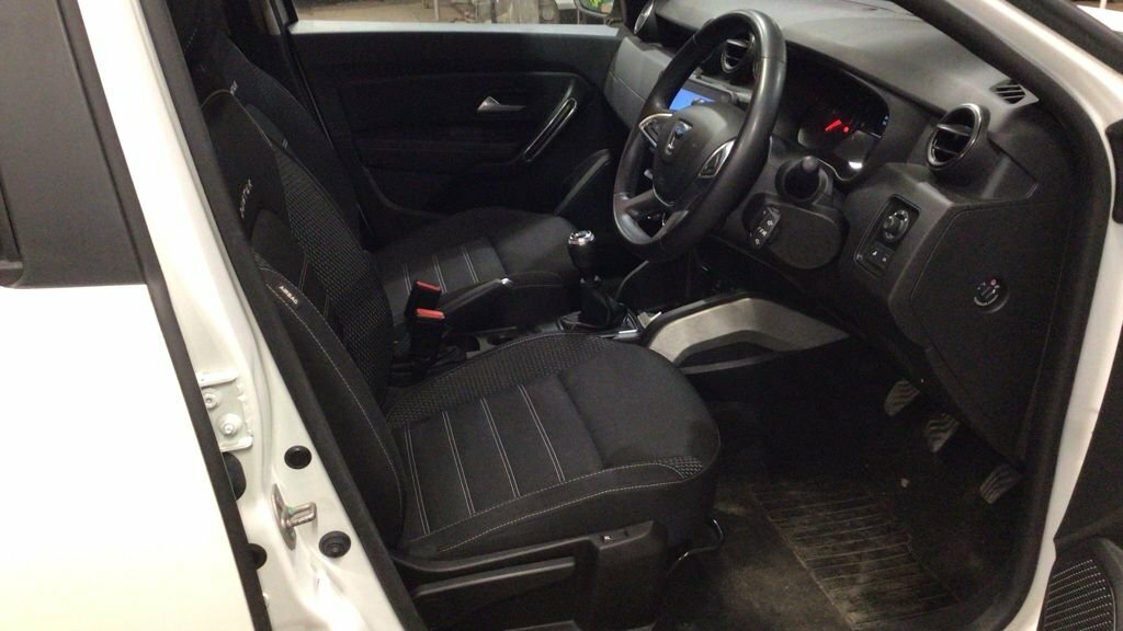 Dacia Duster 1L Prestige White #2