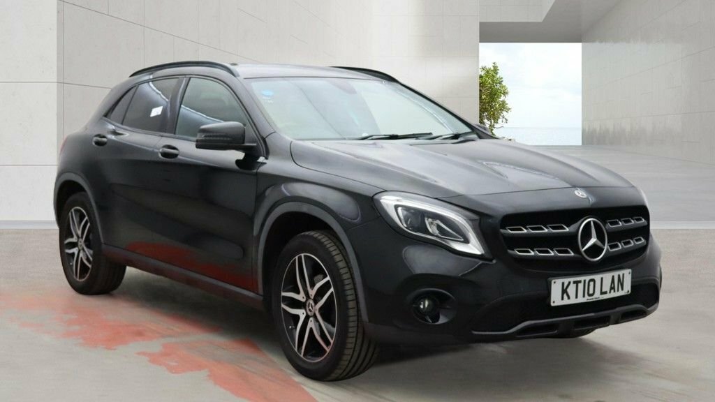 Mercedes-Benz GLA Class 1.6L Urban Edition Black