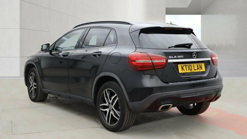 Mercedes-Benz GLA Class 1.6L Urban Edition Black #4