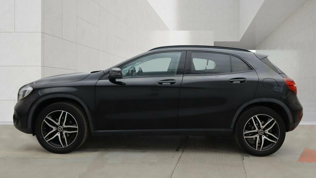 Mercedes-Benz GLA Class 1.6L Urban Edition Black #6