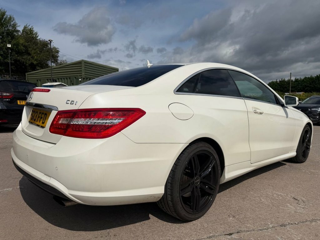 Mercedes-Benz E Class 3L Sport White #6