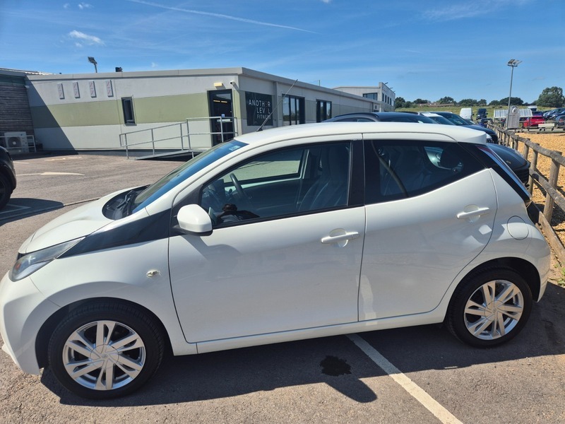 Toyota Aygo 1.0 Vvt-i X-cite 2 Blue #9