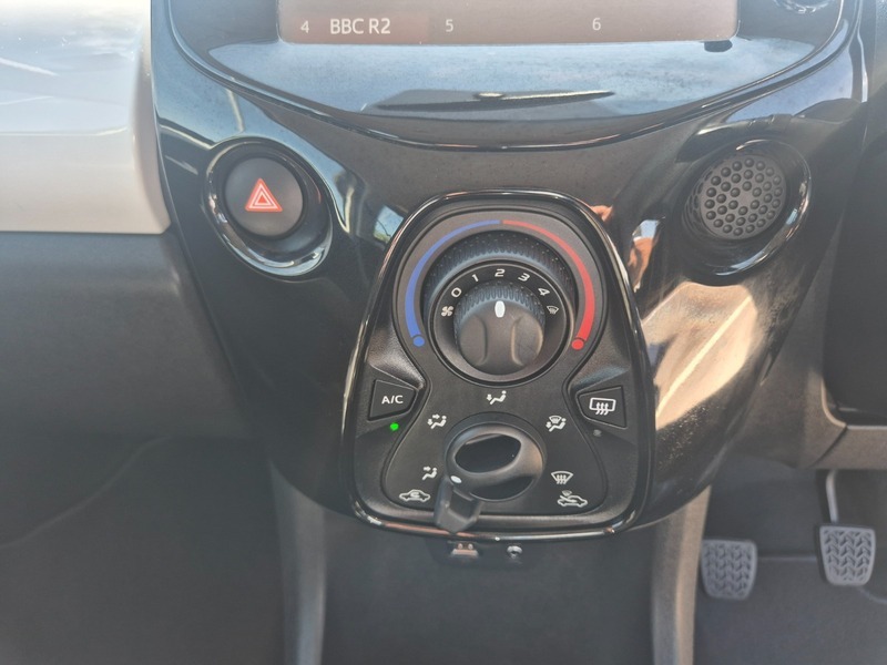 Toyota Aygo 1.0 Vvt-i X-cite 2 Blue #24