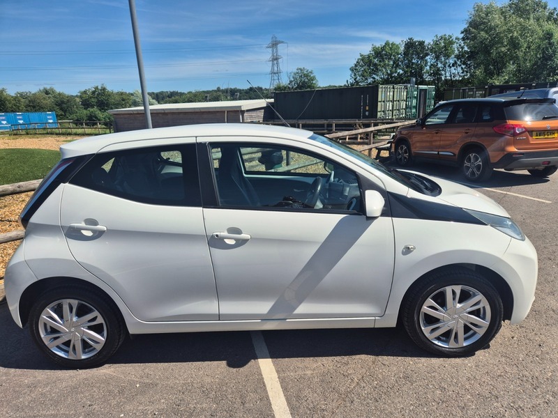 Toyota Aygo 1.0 Vvt-i X-pression Euro White #6