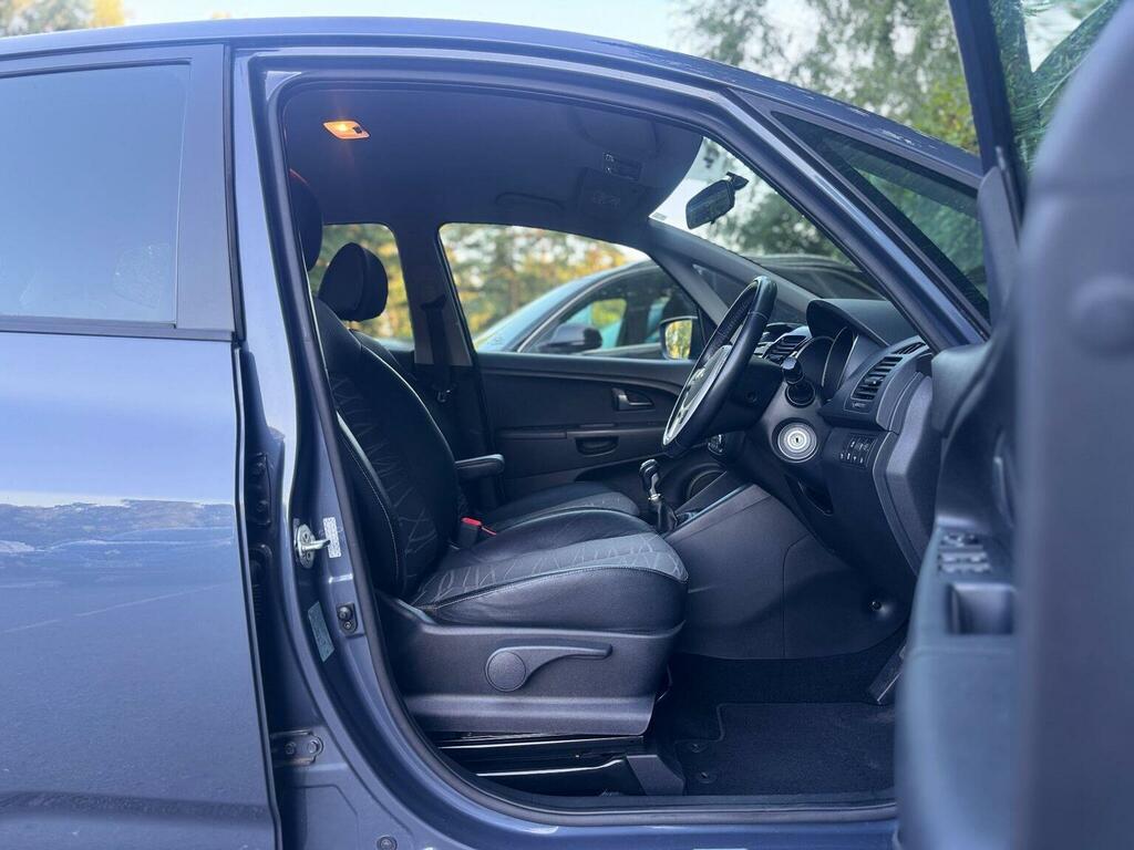 Kia Venga Kia Venga 1.6 3 Mpv Euro 6 123 Bh Red #24
