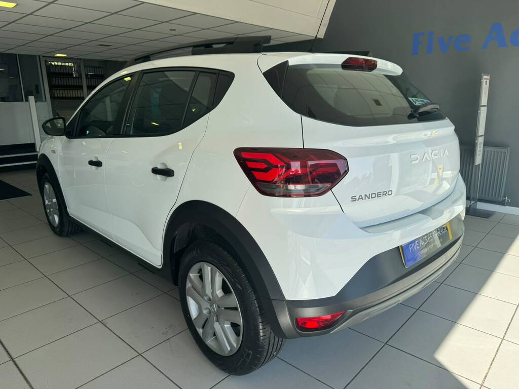 Dacia Sandero Stepway Hatchback DY23UPB White #6