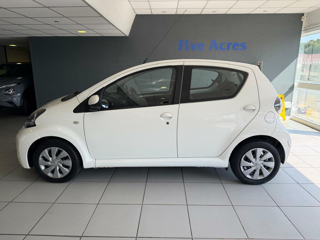 Toyota Aygo Hatchback MJ14CUH White #6