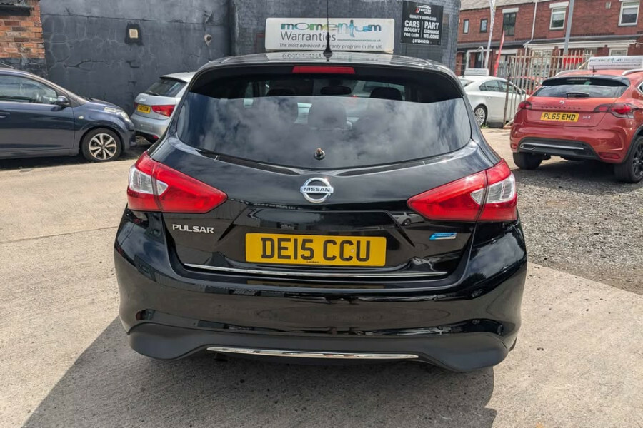 Nissan Pulsar Hatchback Black #6