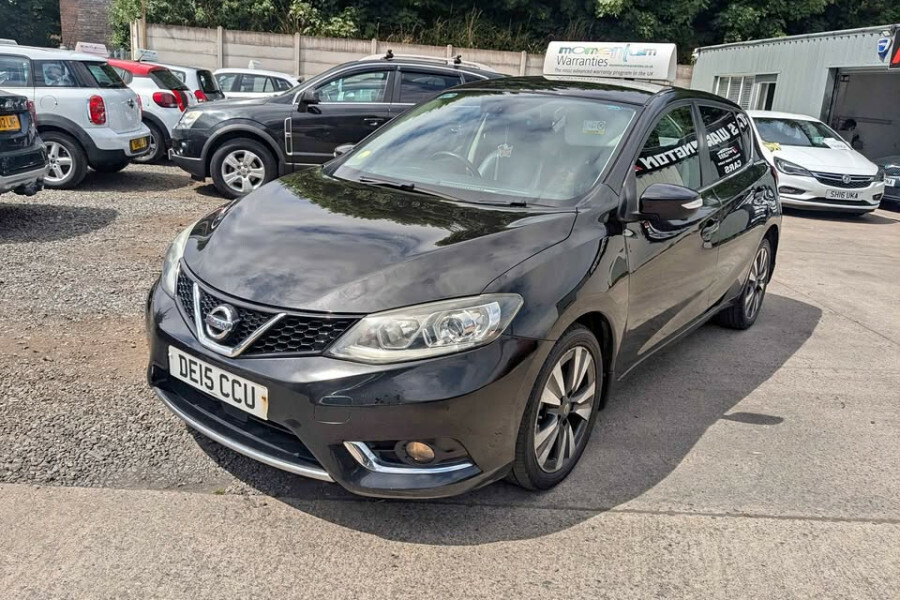 Nissan Pulsar Hatchback Black