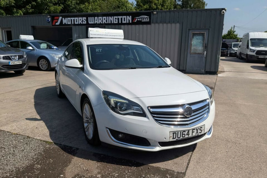 Vauxhall Insignia Hatchback DU64FXS White #3