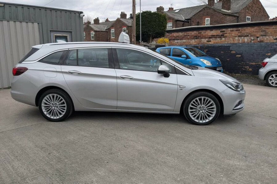 Vauxhall Astra Estate VU66AWZ Silver #6