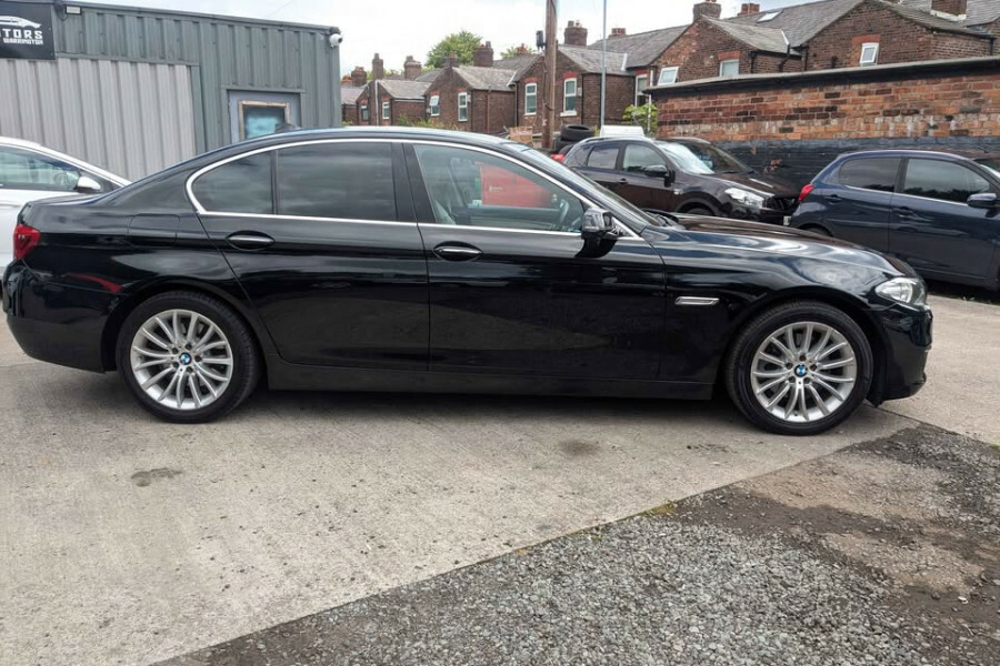 BMW 5 Series 520D Luxury LM65VVO Black #4