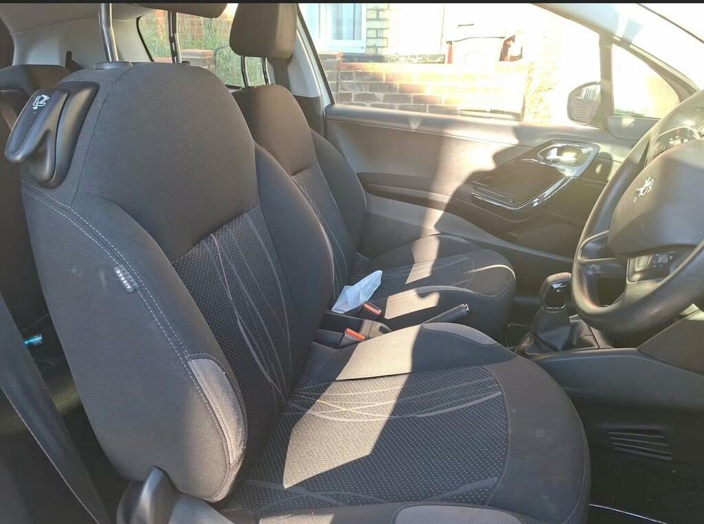 Peugeot 208 Active Silver #5