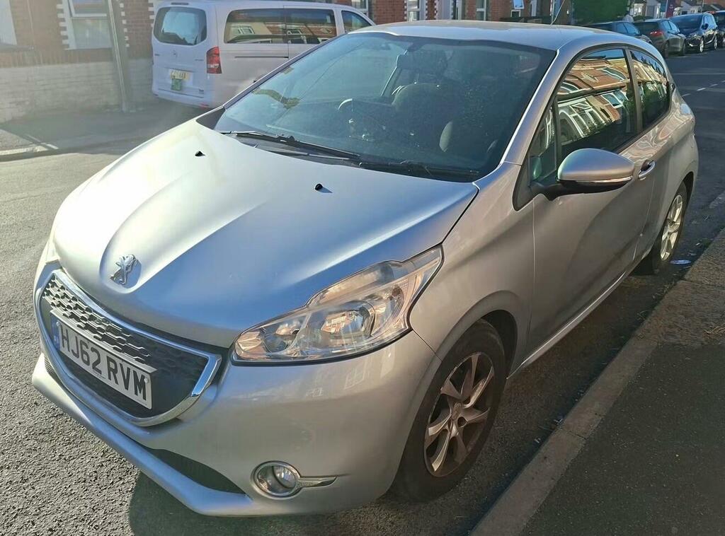 Peugeot 208 Active Silver #3