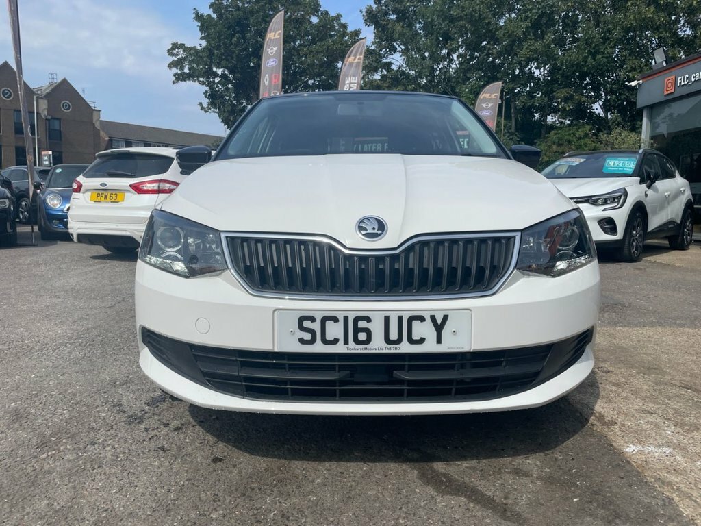 Skoda Fabia 1L Colour Edition White #4