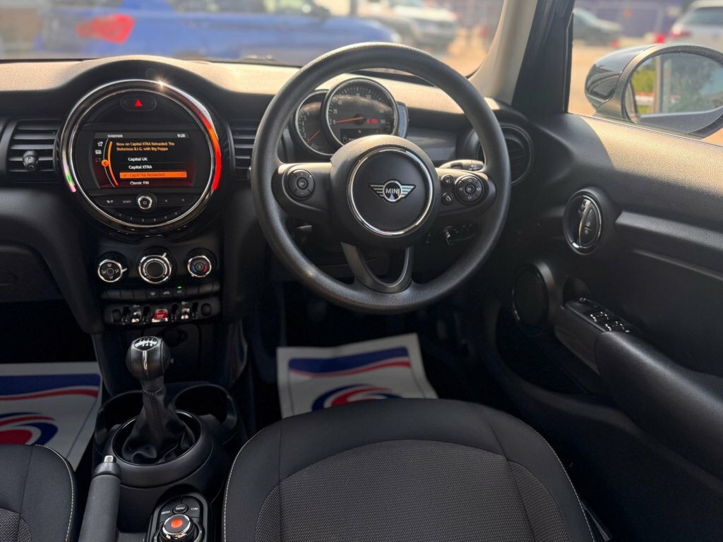 Mini Hatch 1.5L Cooper Classic NX69YXN Black #2