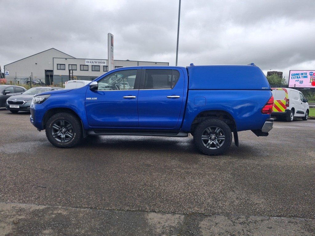 Toyota HILUX 2.4 D-4d Active Pickup Double Cab Manua White #9