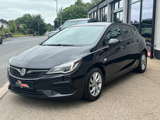 Vauxhall Astra 1.5 Turbo D Business Edition Nav Hatchback Die Black #3