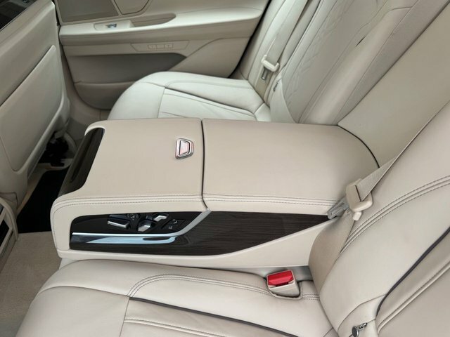 BMW 7 Series 730Ld Exclusive Blue #9