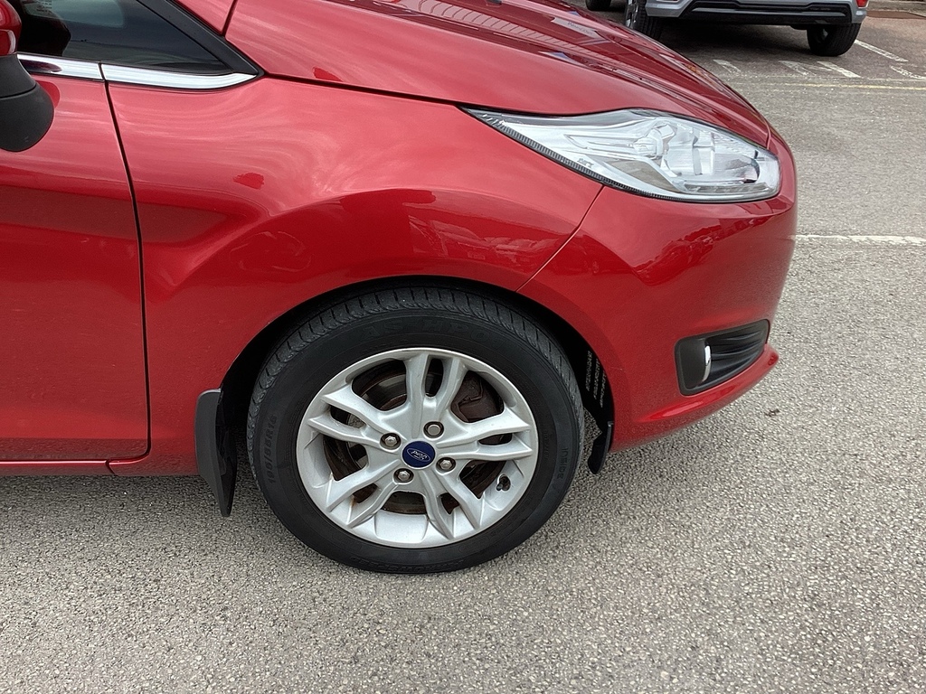 Ford Fiesta Zetec Red #5