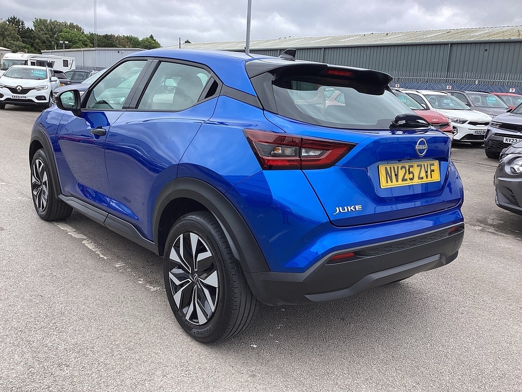 Nissan Juke Dig-t Acenta Premium NV25ZVF Blue #2